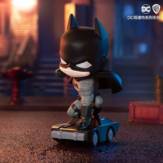 Justice League Gotham Mystery Mini Figure – Batman & Joker Collectible