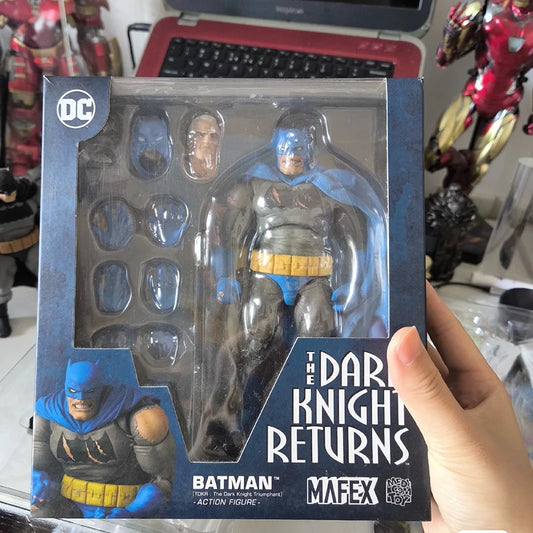 MAFEX No.119 Batman TDKR – The Dark Knight Triumphant Figure